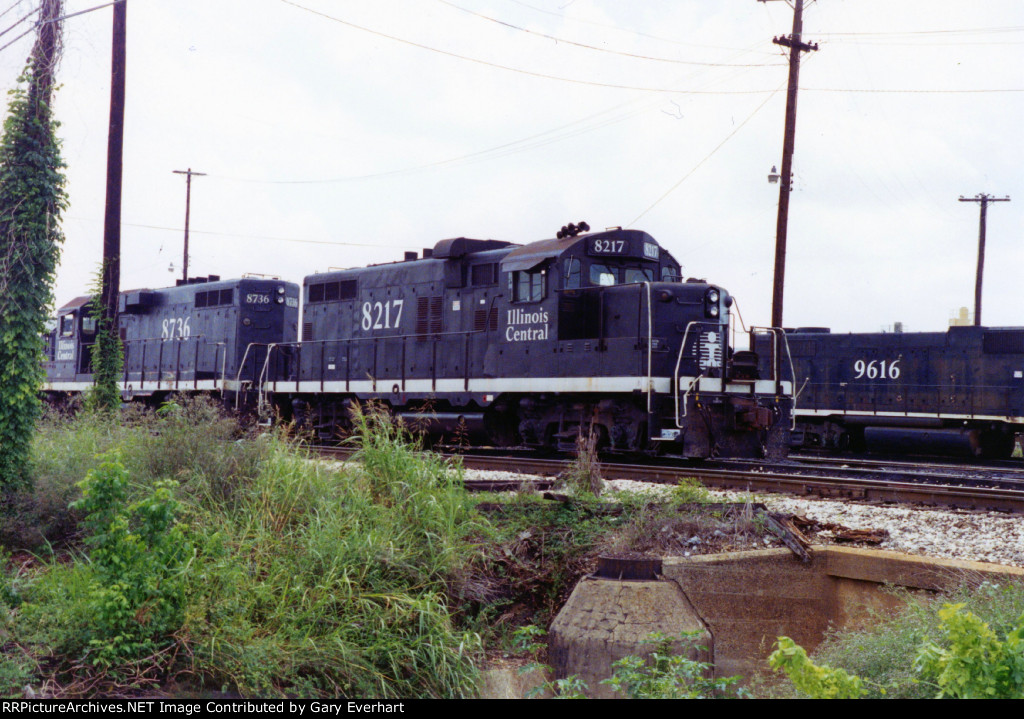 IC GP10 #8217 - Illlinois Central